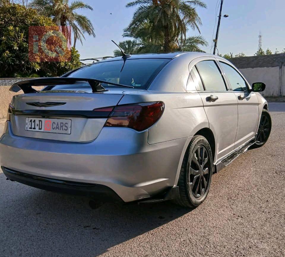 Chrysler 200